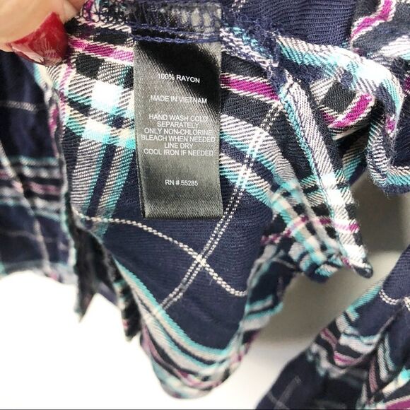 EXPRESS | Cold Shoulder Plaid Button Up Shirt - Picture 8 of 8